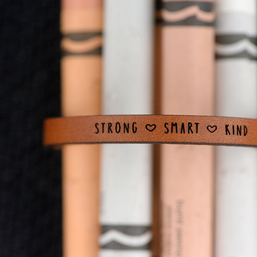 STRONG SMART KIND - Kids bracelet - Brown Leather